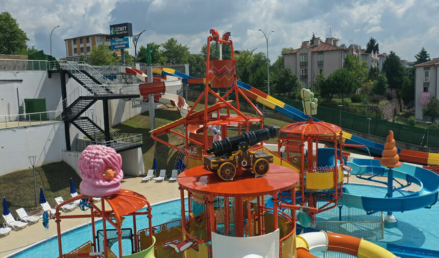 İzmit’te Aquapark kapılarını açtı