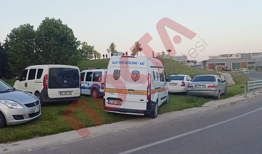 Kocaeli Şehir Hastanesi yakınında ceset bulundu - Resim : 5