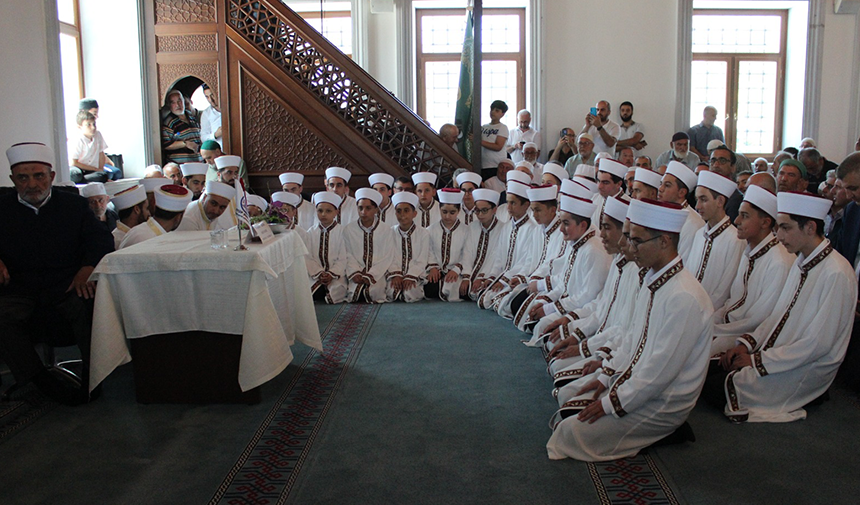 Diyanet işleri başkanı genç hafızlar için geldi!