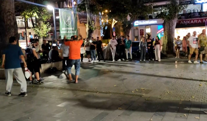 Görenler hemen kayda aldı! Yürüyüş yolunda eğlenceli anlar