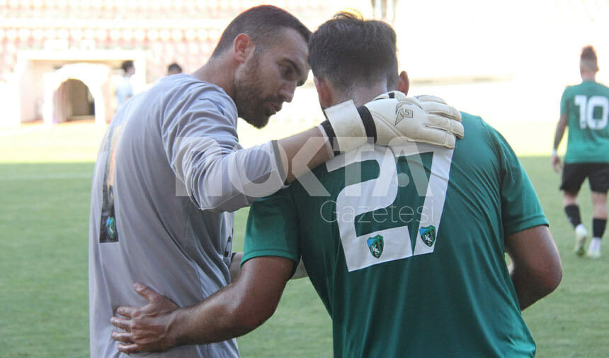 Kocaelispor - Denizlispor maçı çok özel görüntüleri - Resim : 13