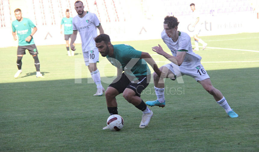 Kocaelispor - Denizlispor maçı çok özel görüntüleri - Resim : 10