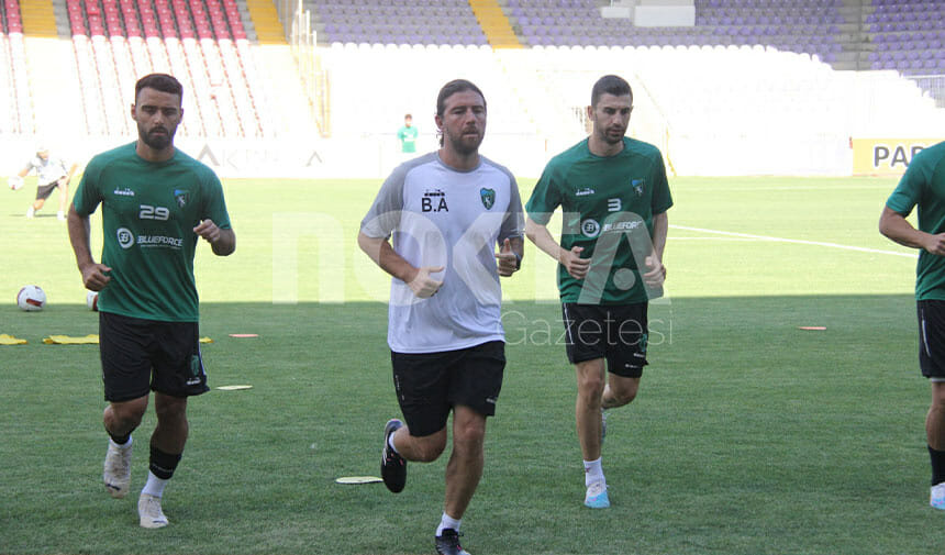 Kocaelispor - Denizlispor maçı çok özel görüntüleri - Resim : 3