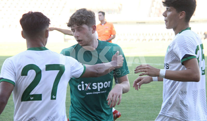 Kocaelispor - Denizlispor maçı çok özel görüntüleri - Resim : 16