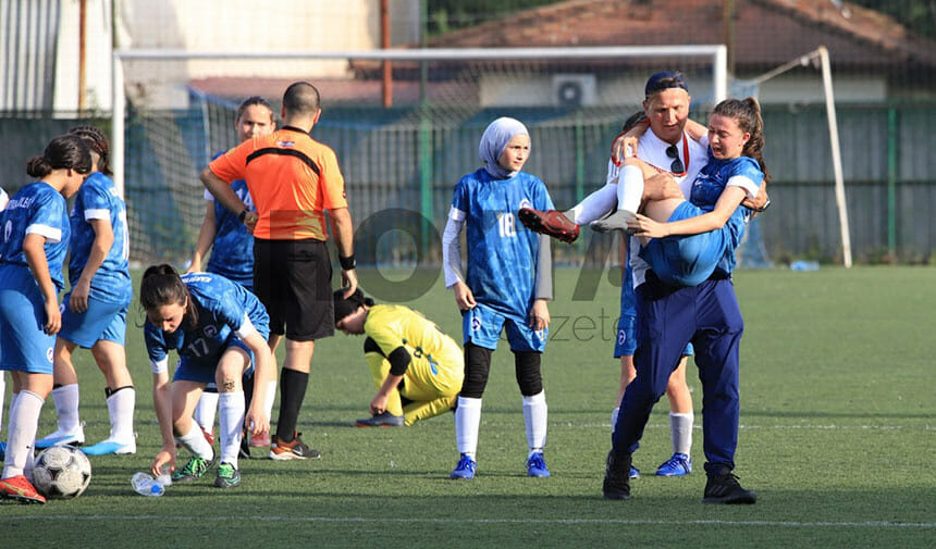 Karamürsel ve Karşıyaka yenişemedi “1-1” - Resim : 3