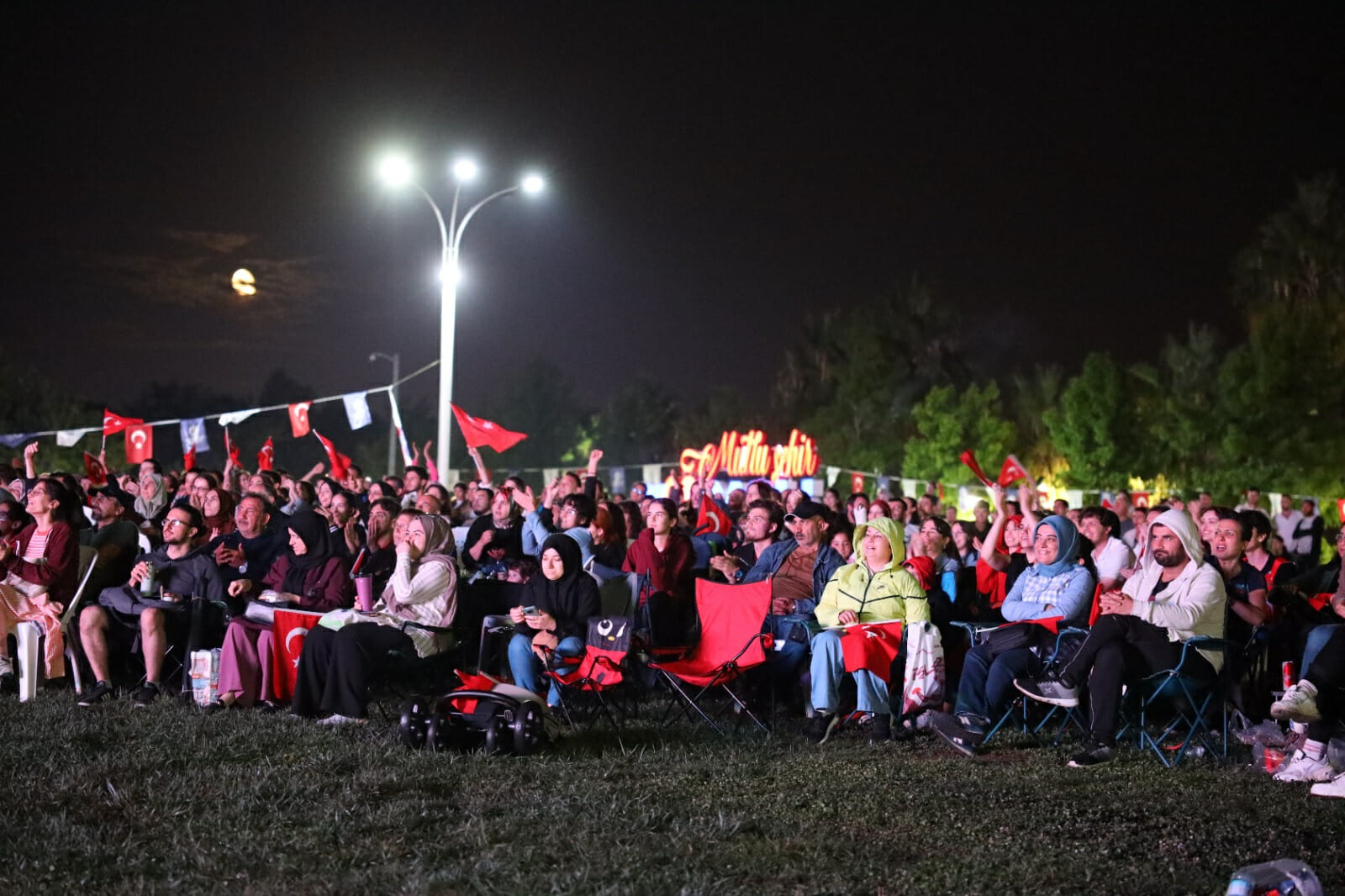 SEKA Park'ta Milli Heyecan... Vali Yavuz ve Büyükakın da oradaydı - Resim : 4