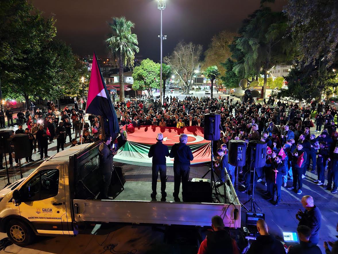 İnsanlık dışı saldırıyı protesto ettiler - Resim : 1