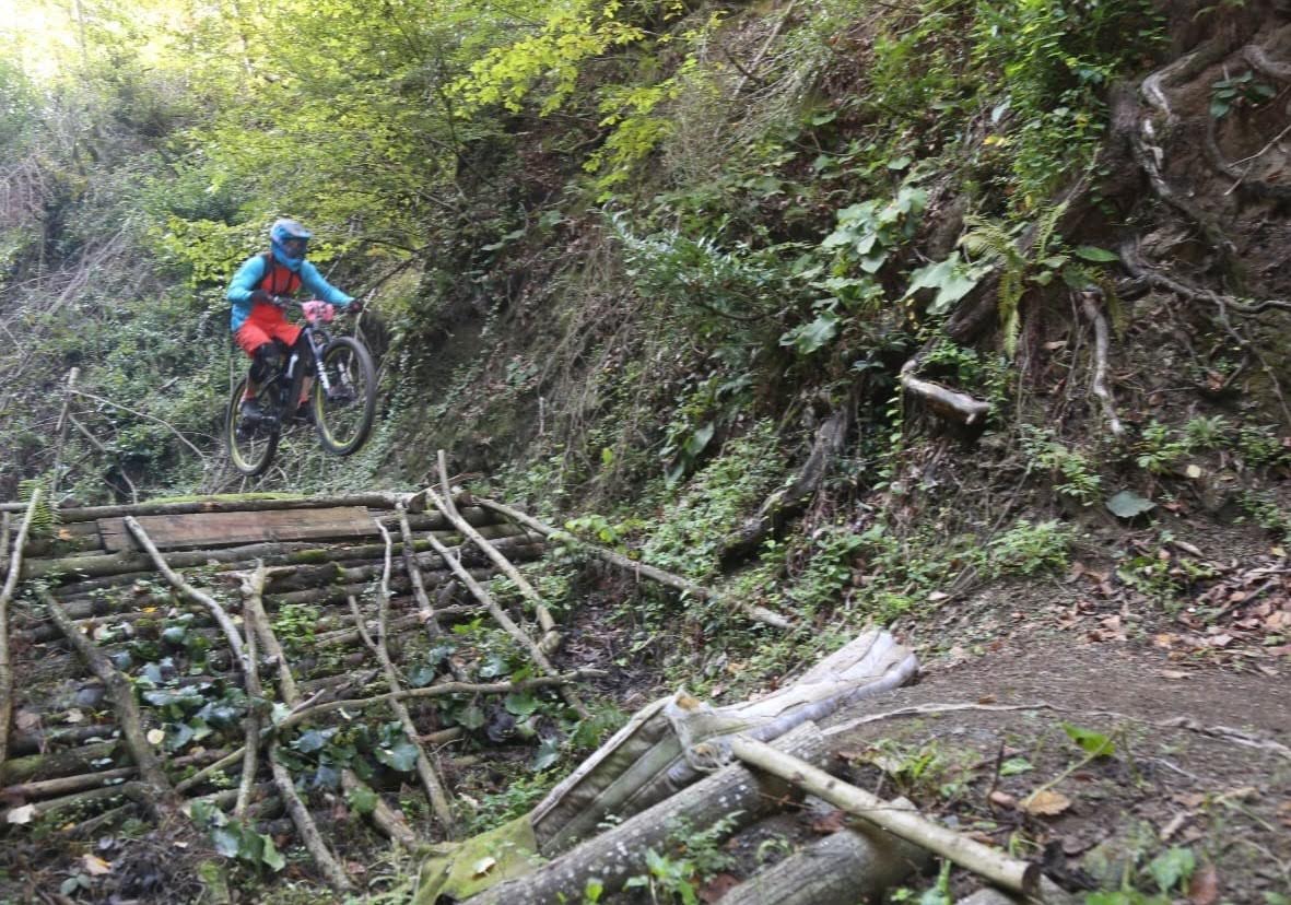 Dağ bisikleti Downhill Cup Gölcük'te büyük heyecana sahne oldu - Resim : 2