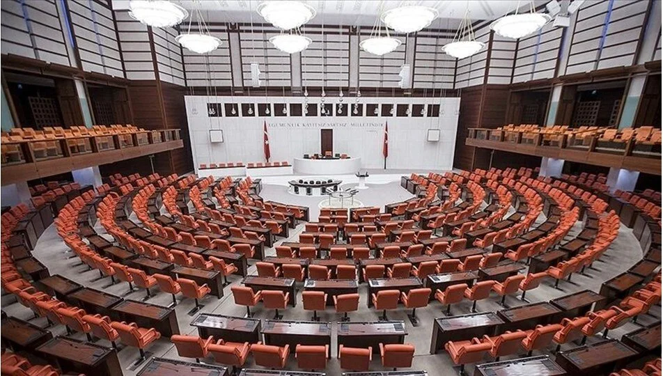 Irak ve Suriye tezkeresi Meclis’ten geçti