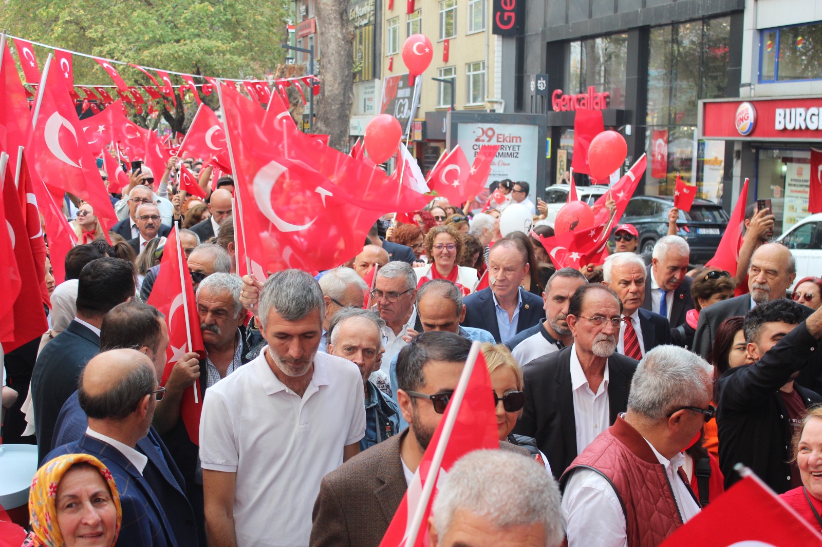 CHP yüzlerce kişi 100’üncü yılı kutladı! - Resim : 17