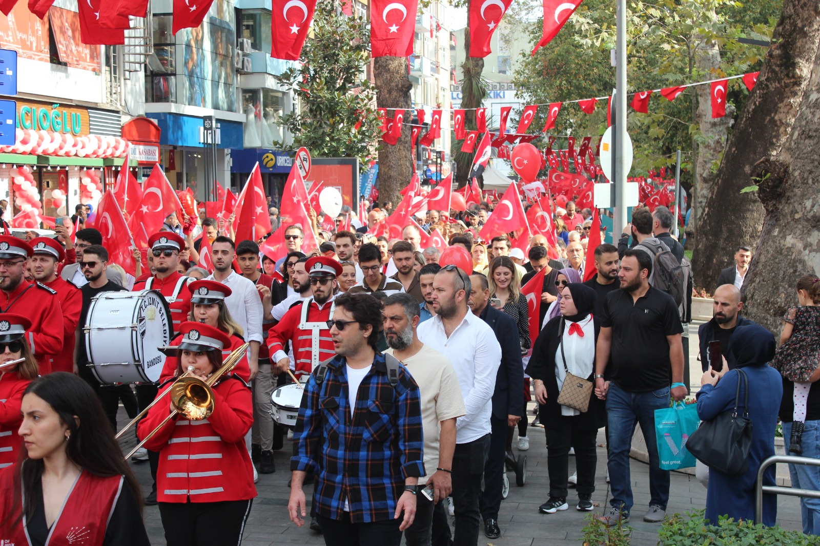 CHP yüzlerce kişi 100’üncü yılı kutladı! - Resim : 13