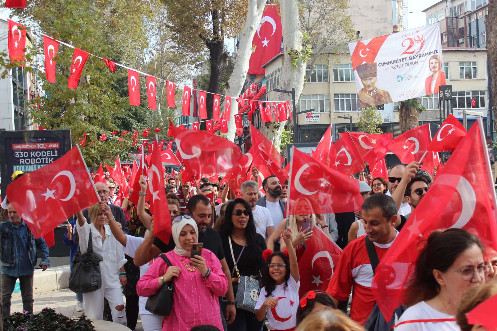 CHP yüzlerce kişi 100’üncü yılı kutladı! - Resim : 12