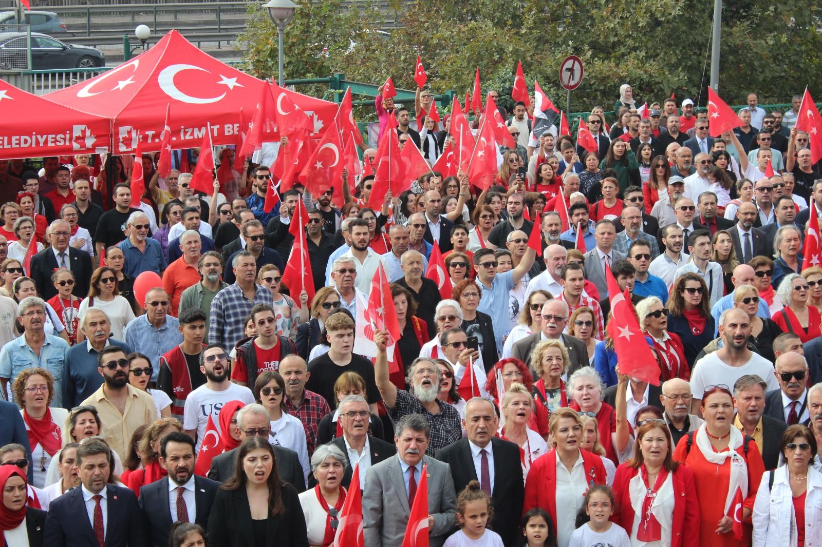 CHP yüzlerce kişi 100’üncü yılı kutladı! - Resim : 2