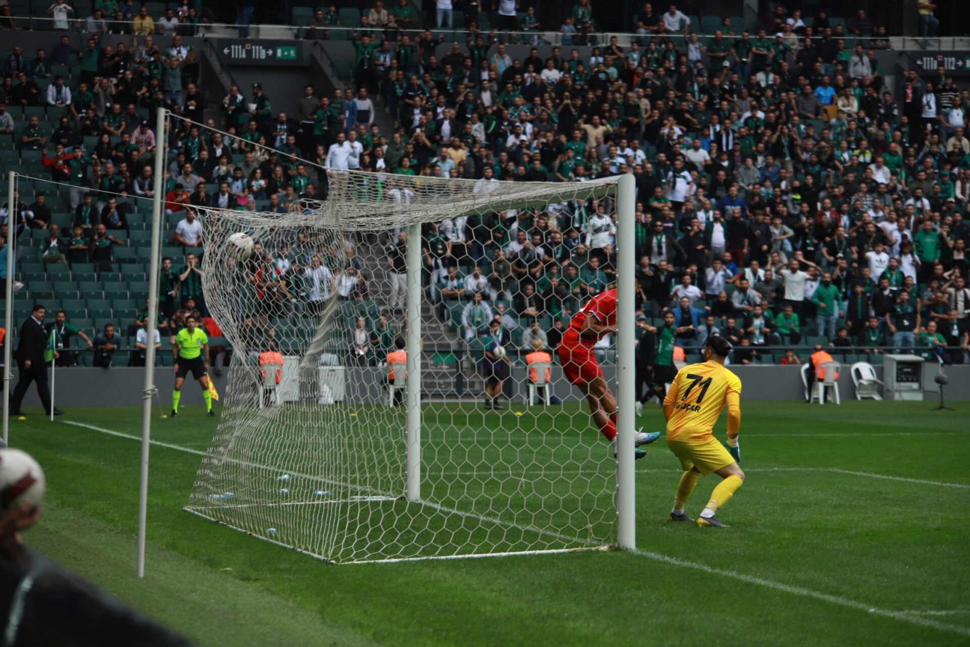 Kocaelispor - Keçiörengücü: 3-0 (MAÇ SONUCU) - Resim : 13