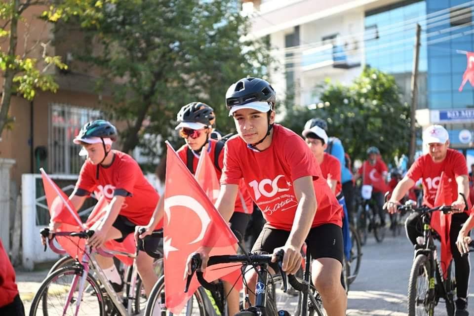 Pedallar Cumhuriyet için çevrildi - Resim : 2