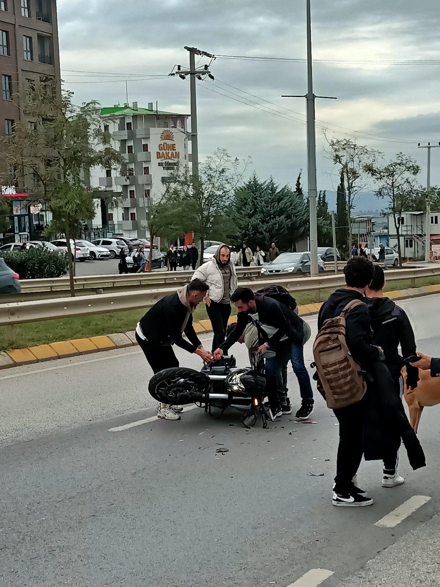 Kocaeli Üniversitesi'nde korkutan kaza! - Resim : 1