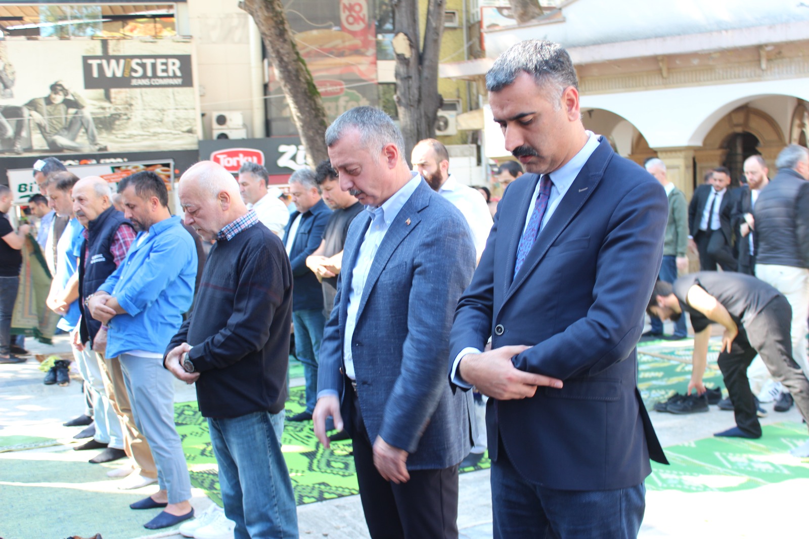 Filistin için gıyabı cenaze namazı kıldılar! - Resim : 1