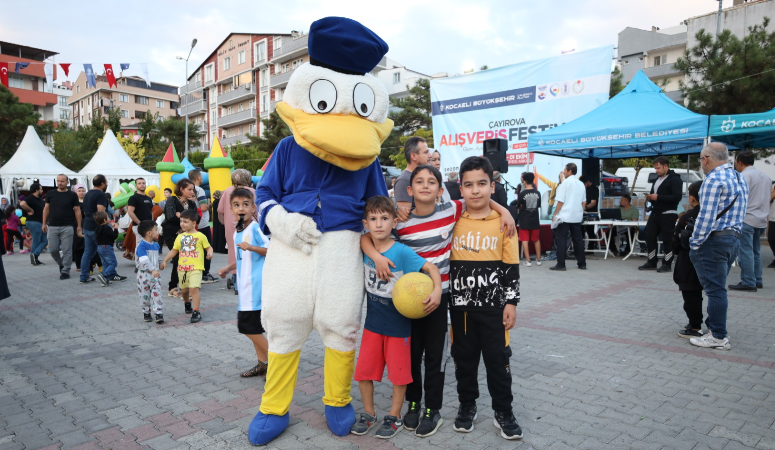 Alışveriş festivali şenliği Çayırova’da devam ediyor