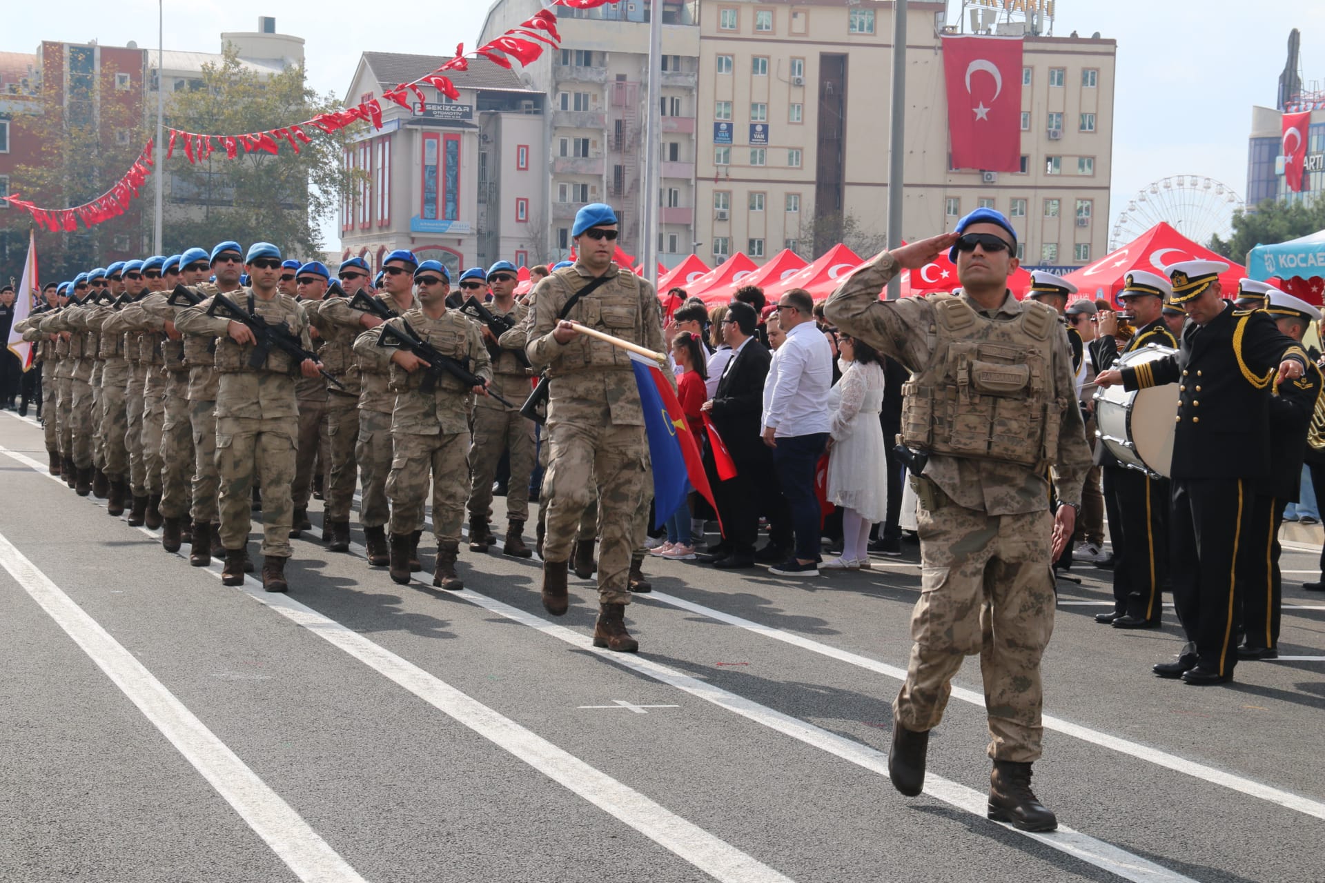 100'üncü yılda yüzyılın geçit töreni - Resim : 10