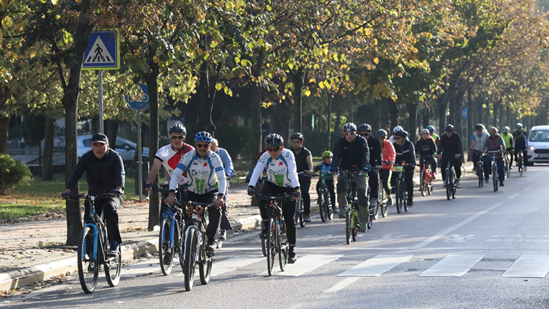 İzmit’te pedallar Cumhuriyetin 100.Yılı için çevrildi