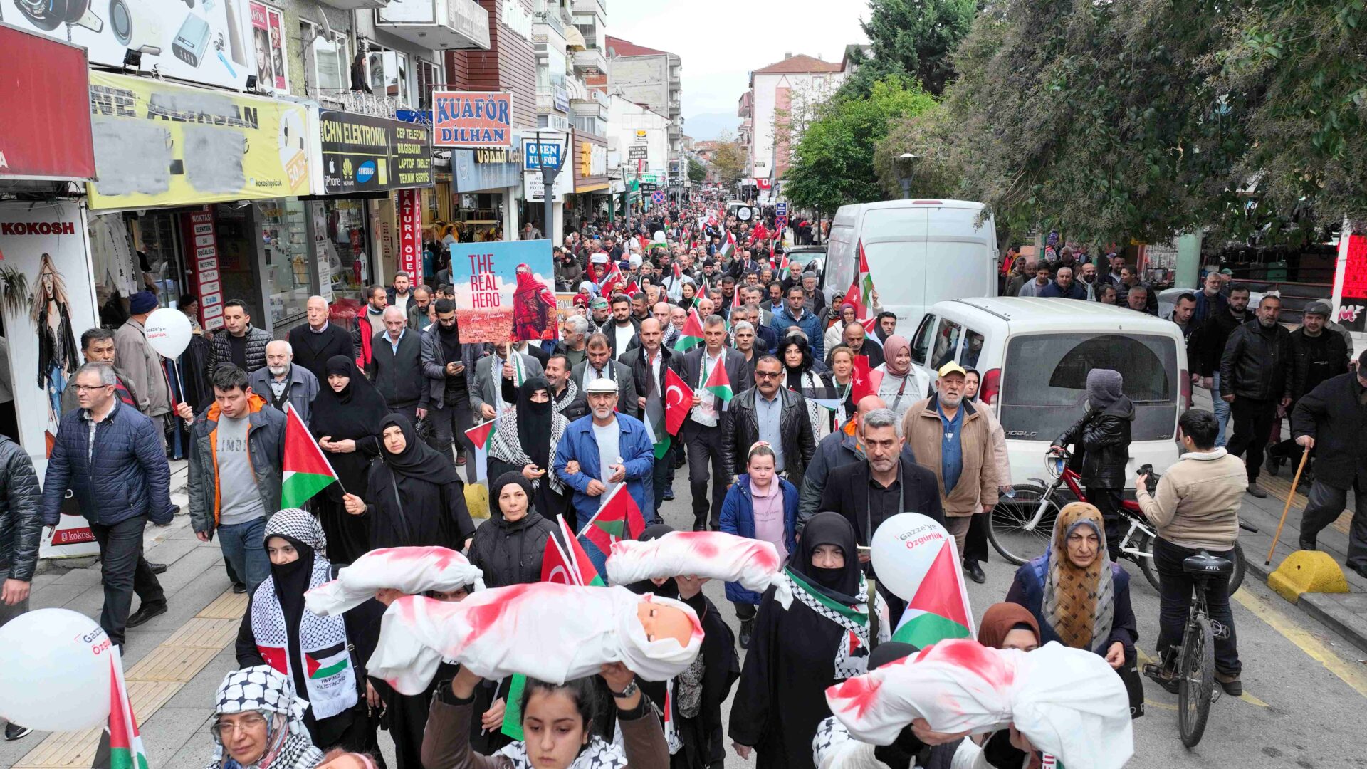 Gölcük'te Filistin'e destek yürüyüşü: "İsrail soykırım yapıyor" - Resim : 2