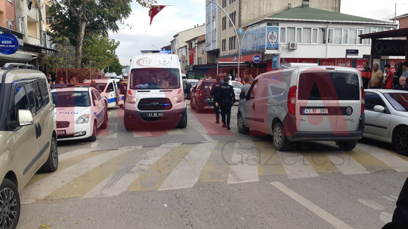 İki grup arasında bıçaklı kavga: Biri kadın 3 yaralı - Resim : 3