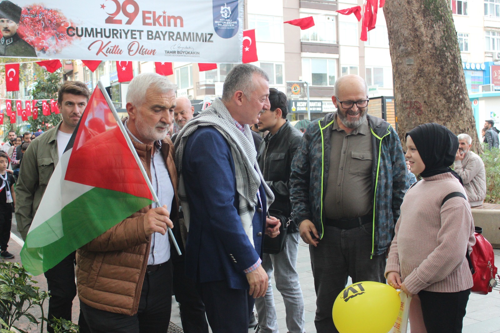 Kocaeli’de yüzlerce metrelik insan zinciri! - Resim : 3