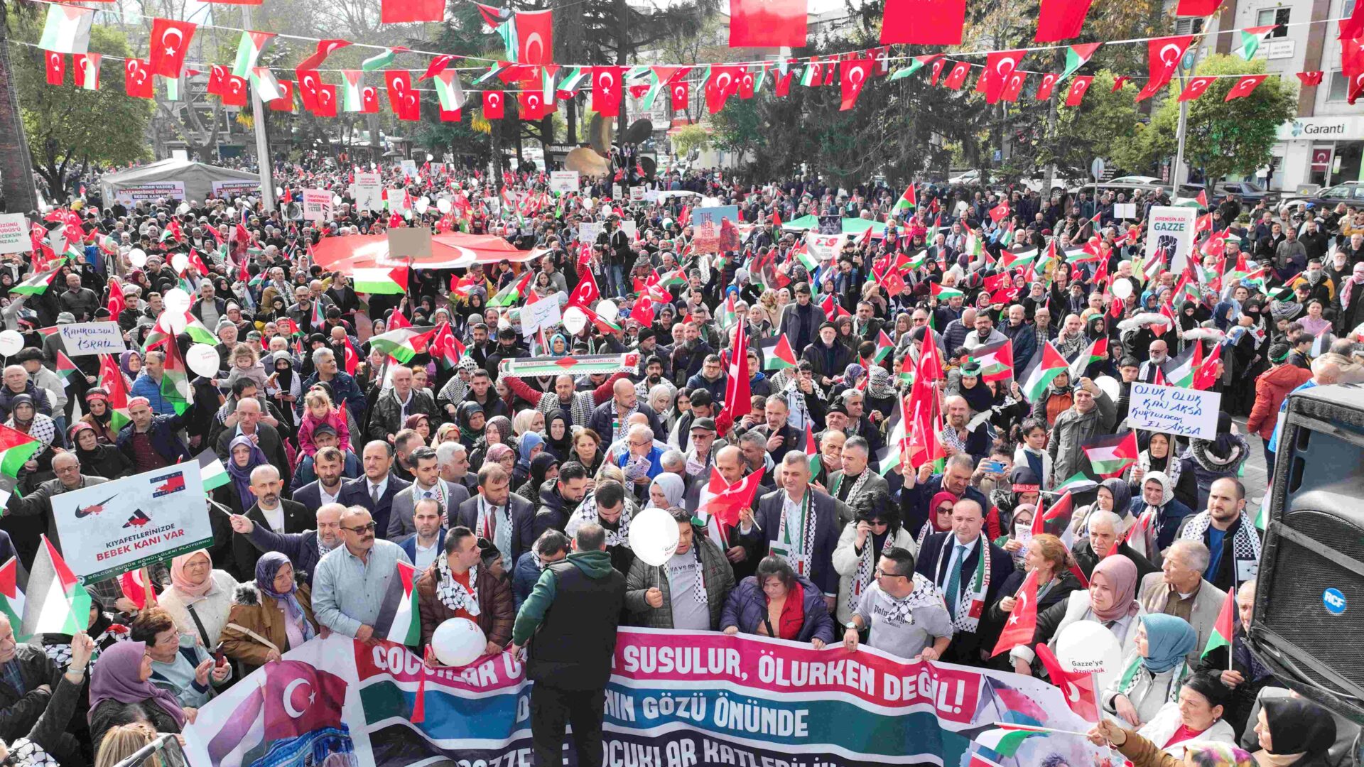 Gölcük'te Filistin'e destek yürüyüşü: "İsrail soykırım yapıyor" - Resim : 6