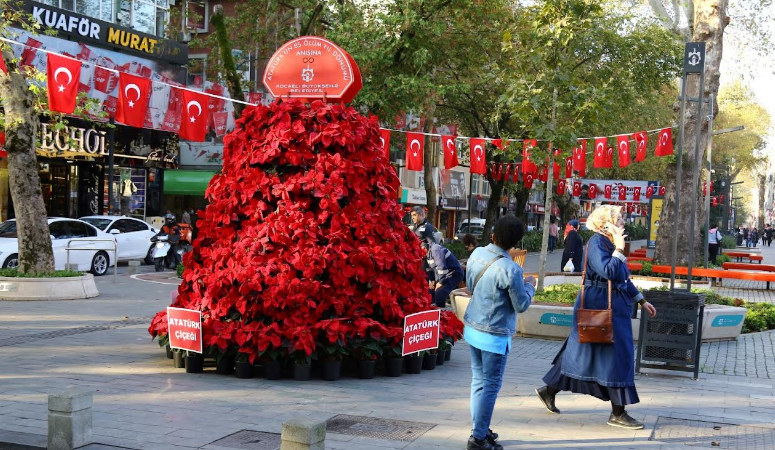 Büyükşehir, Cumhuriyetimizin Banisi Atatürk’ü