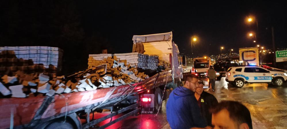 TEM'de kaza: İstanbul yönü trafiğe kapandı - Resim : 7