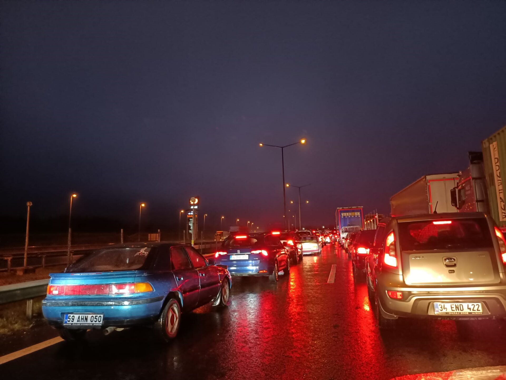 Otobanın Bolu Dağı Tüneli İstanbul istikamet kapatıldı - Resim : 1