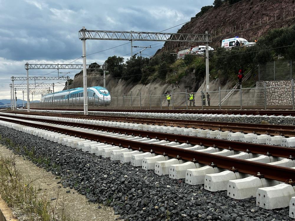 Kocaeli'de bir kişiye tren çarptı - Resim : 3