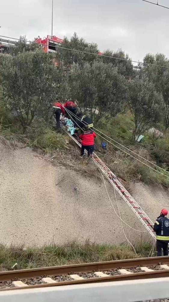 Kocaeli'de bir kişiye tren çarptı - Resim : 2