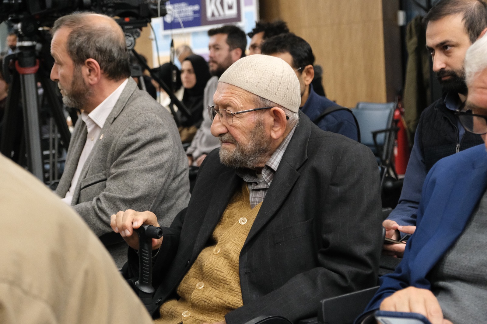 “Karakoç’un şiirleri ve yazıları organik bir bağ içerisindedir” - Resim : 3