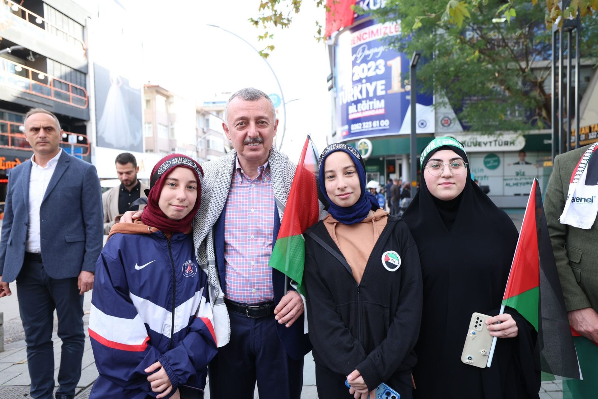 Kocaeli’de yüzlerce metrelik insan zinciri! - Resim : 14