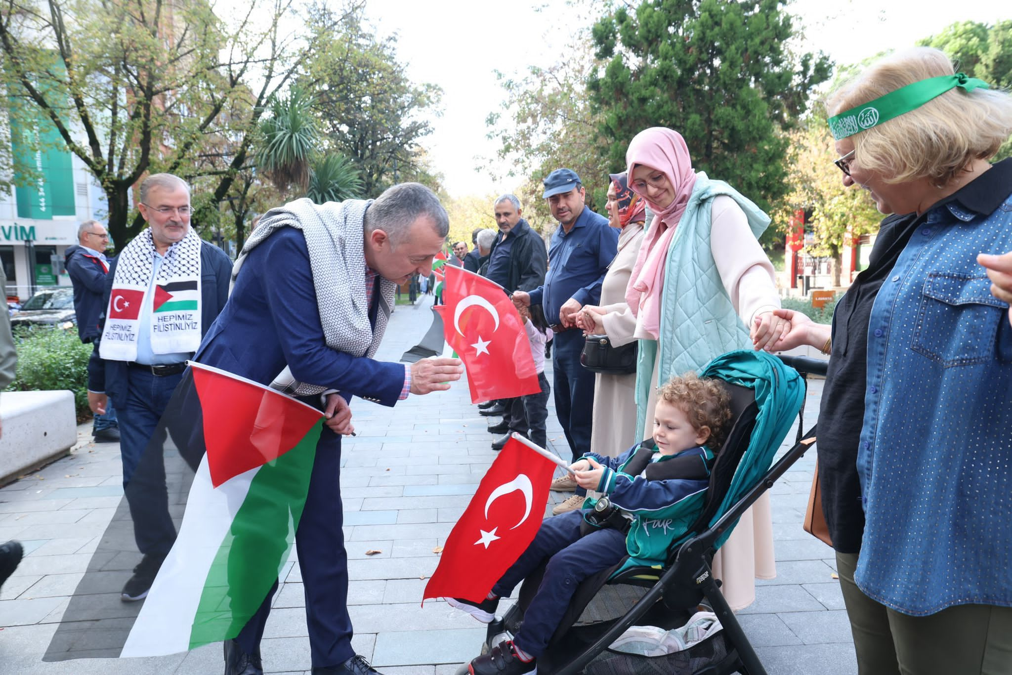 Kocaeli’de yüzlerce metrelik insan zinciri! - Resim : 18