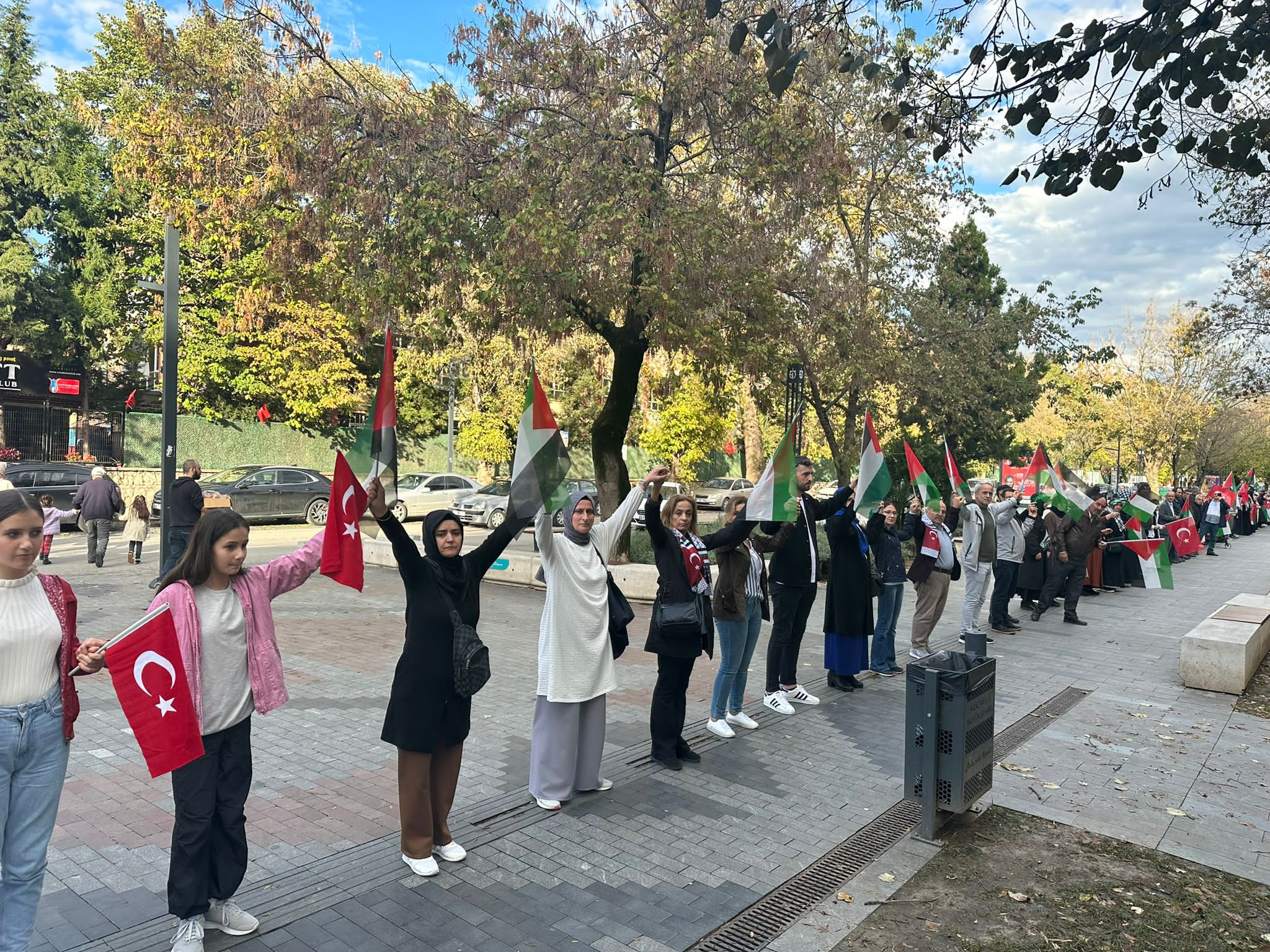 Kocaeli’de yüzlerce metrelik insan zinciri! - Resim : 23