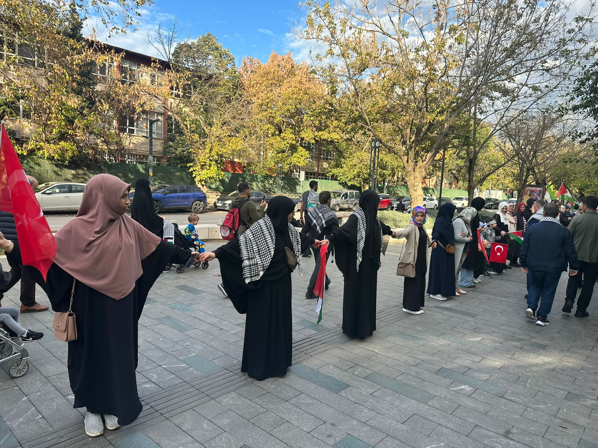 Kocaeli’de yüzlerce metrelik insan zinciri! - Resim : 25