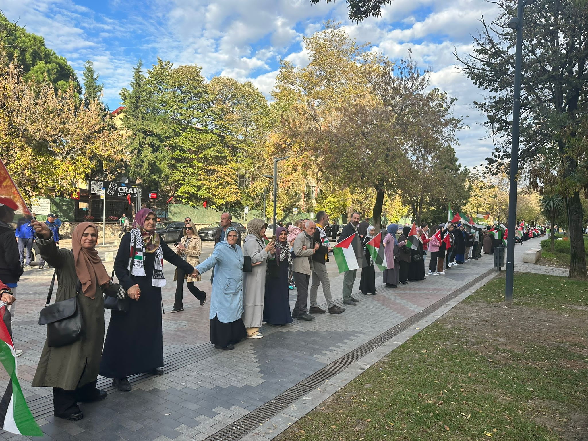 Kocaeli’de yüzlerce metrelik insan zinciri! - Resim : 28