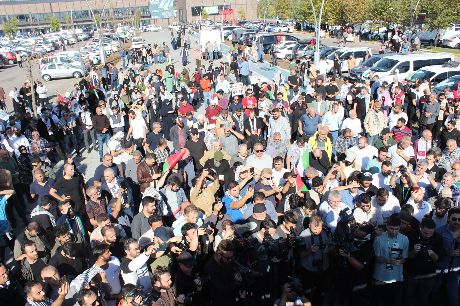 İHH İncirlik yolunda; Türkiye’yi İsrail’den kurtardık! - Resim : 3