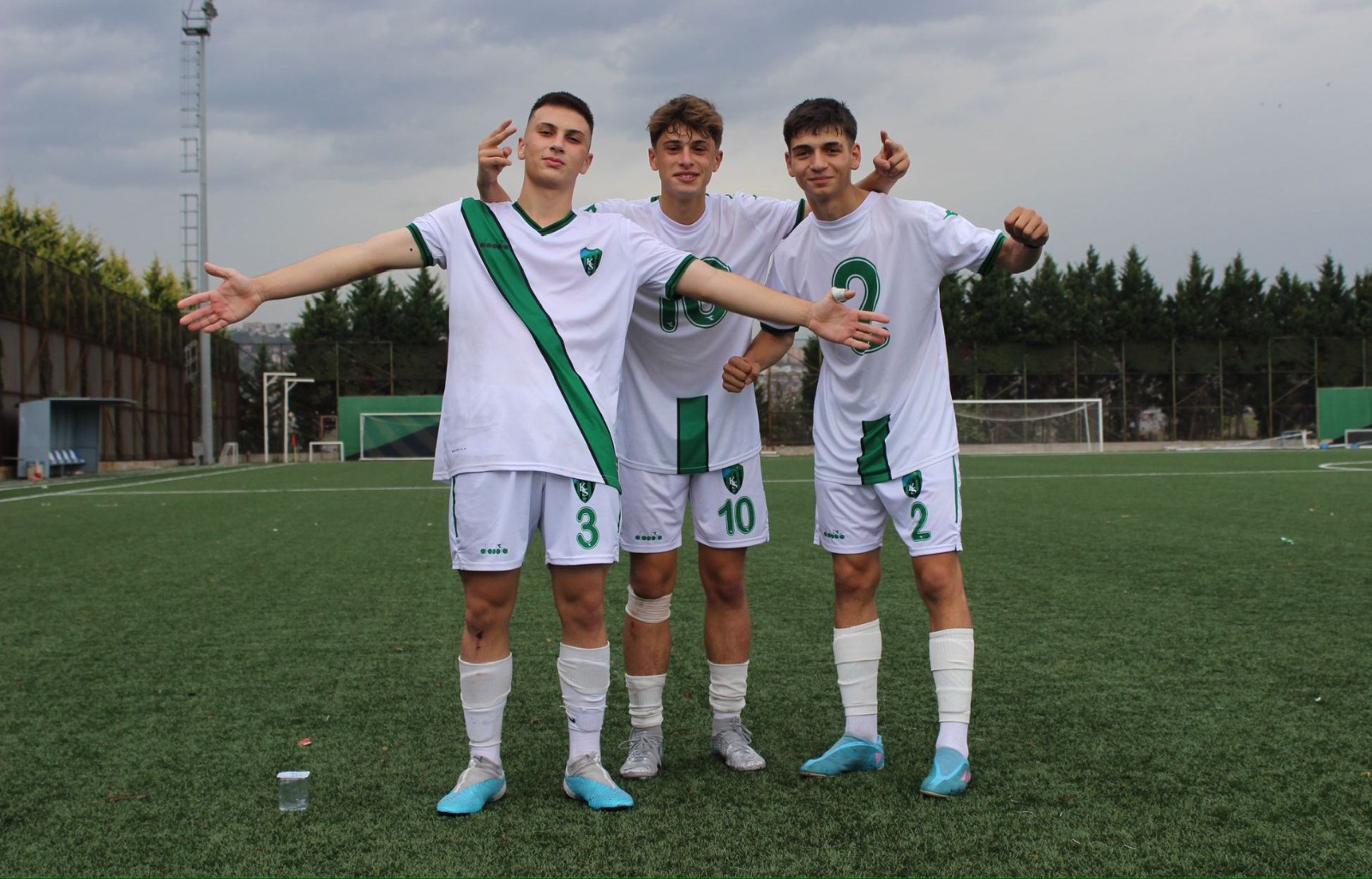 Nuri Çolak’lı Kocaelispor U-16 farklı başladı - Resim : 3