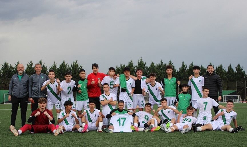 Nuri Çolak’lı Kocaelispor U-16 farklı başladı - Resim : 2