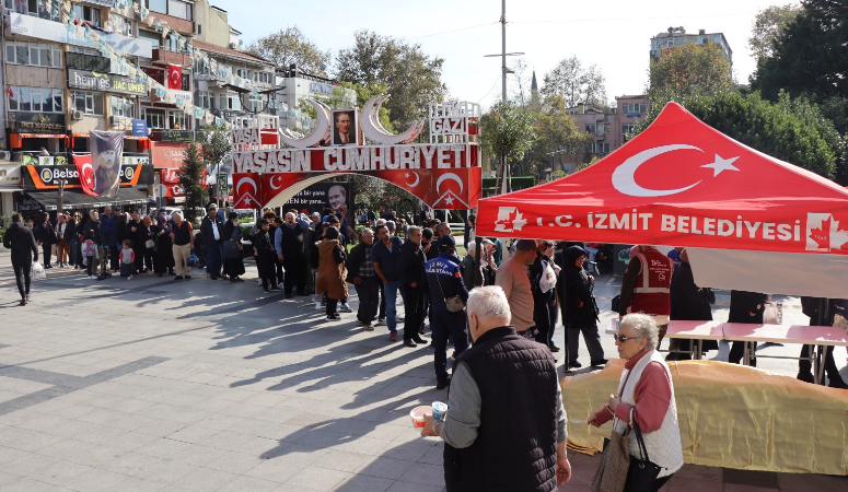 Atatürk’ün en sevdiği yemekler halka ikram edildi