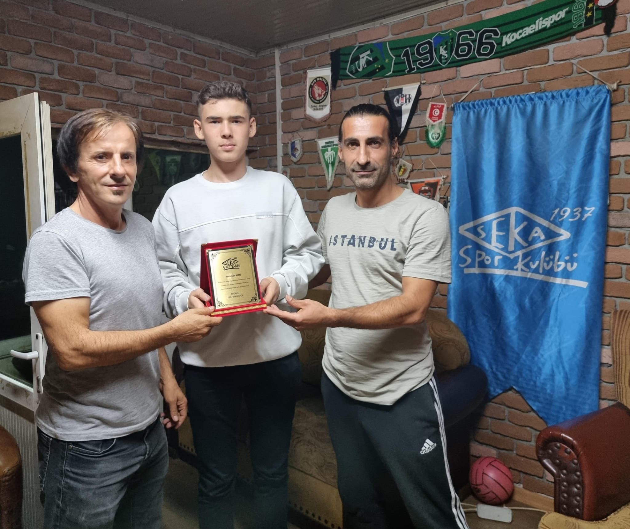 Seka 1937, futbolcu ihracına devam ediyor - Resim : 2