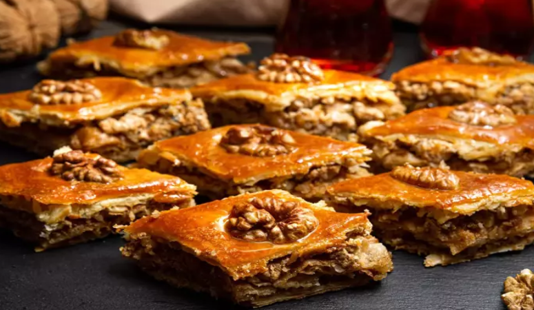 Gelinim Mutfakta Yeni Gelin Baklavası Tarifi: Baklava Nasıl Yapılır?