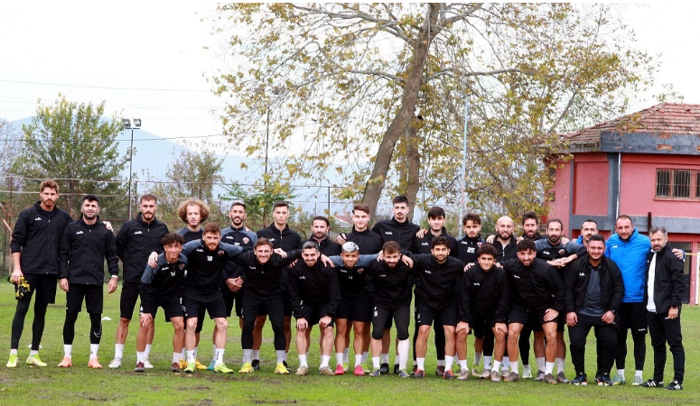 Gölcükspor tek yumruk!