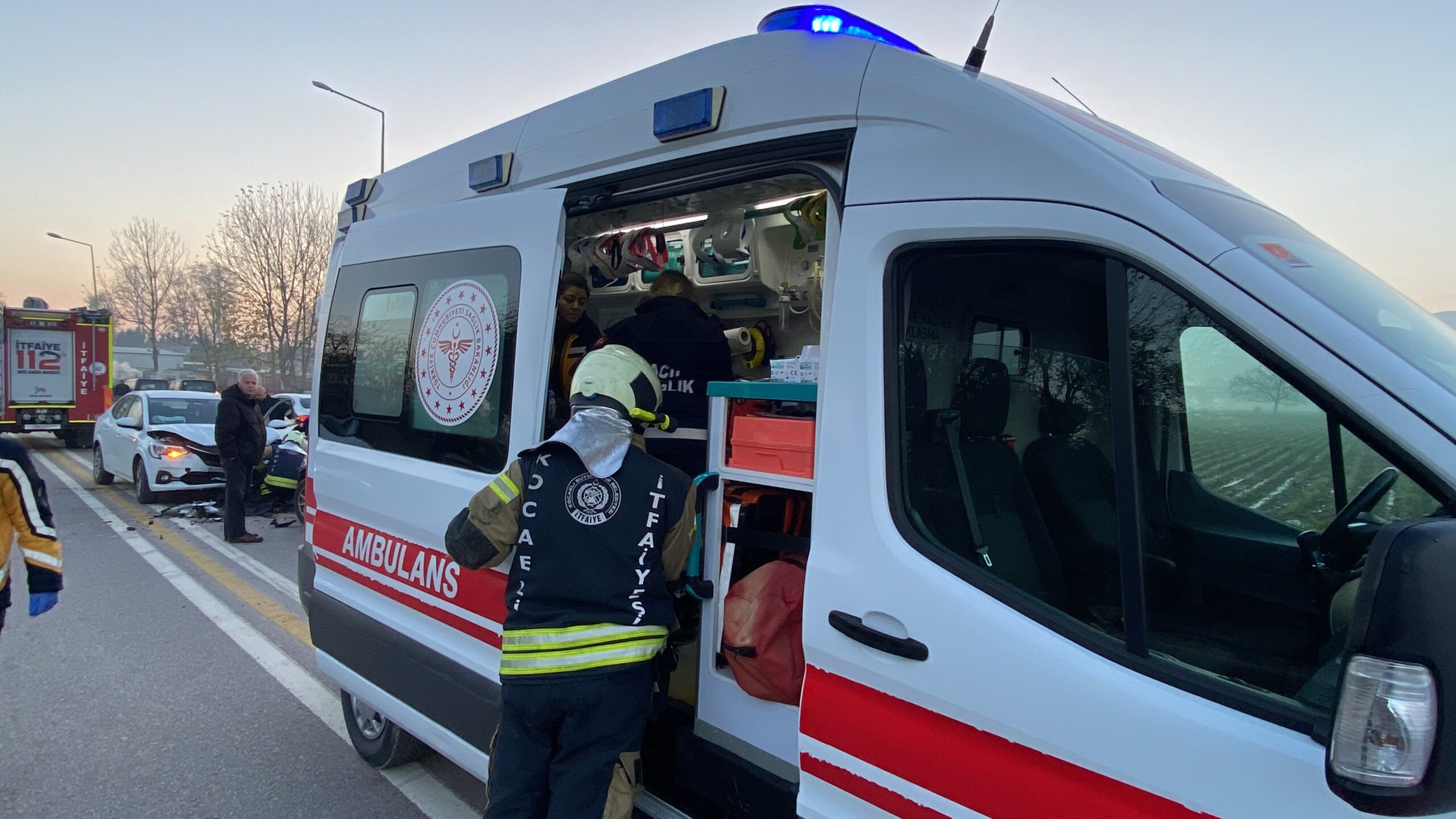 Başiskele'de feci kaza: 2'si çocuk, 4 yaralı! - Resim : 4