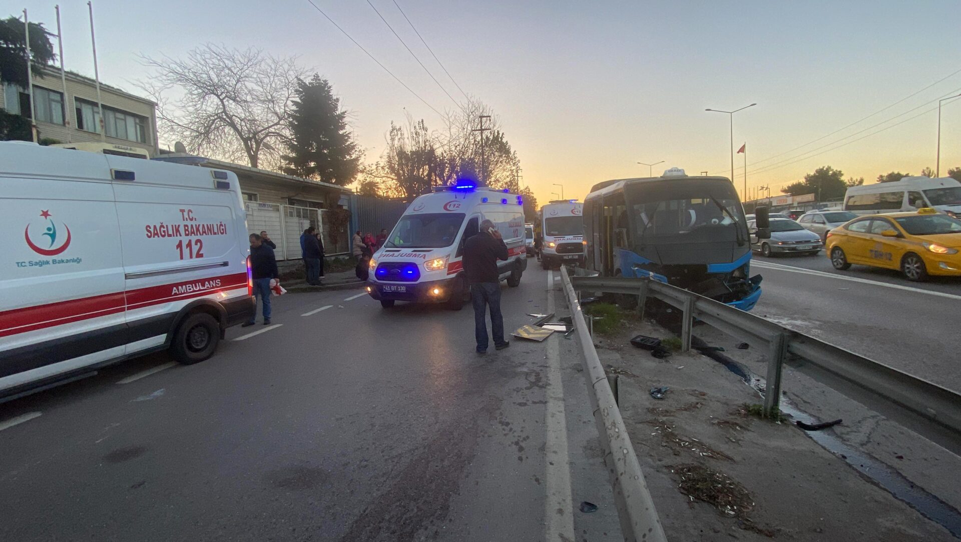 Kocaeli haber - Gebze’de korkutan kaza: 15 yaralı - Resim : 3