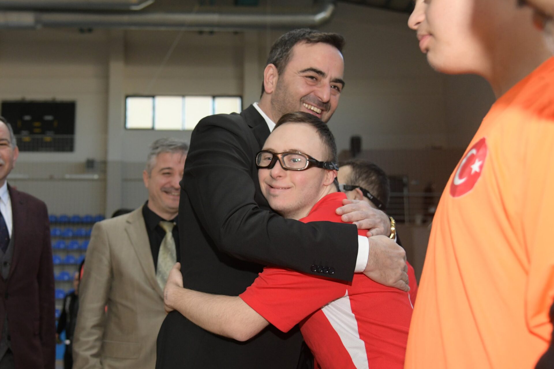 Başiskele Belediye Başkanı Özlü, Down Sendromlular Futsal Milli Takımı'nı ziyaret etti - Resim : 2