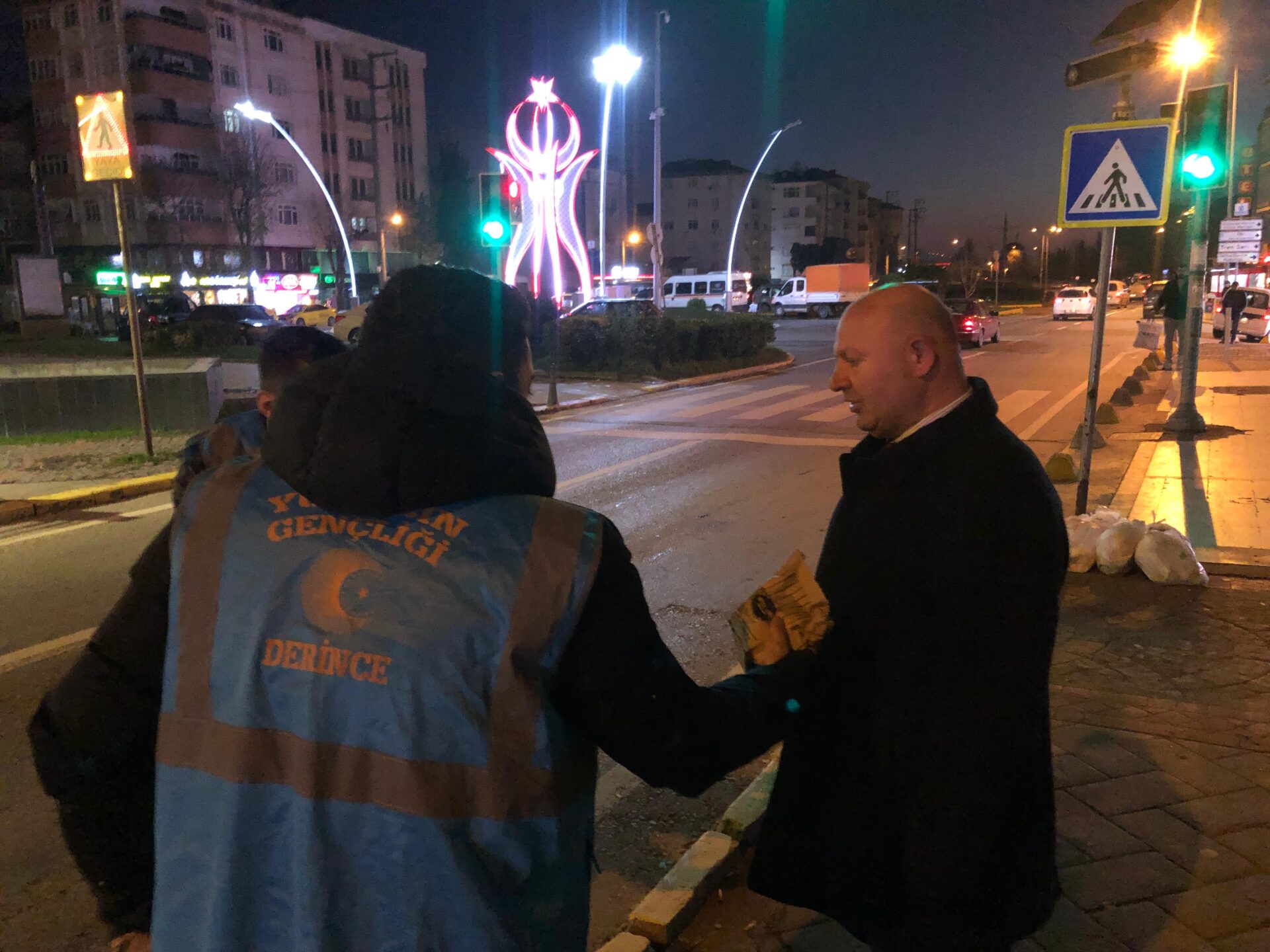 Derinceli AK Gençler hava aydınlanmadan sahaya indiler! - Resim : 10